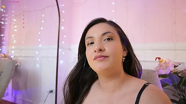 Snapshot of EvaCollin chatting on December 15, 11:42 pm EvaCollin online show from December 15, 11:42 pm