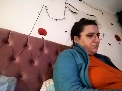 Dana92va online show from February 15, 6:15 pm