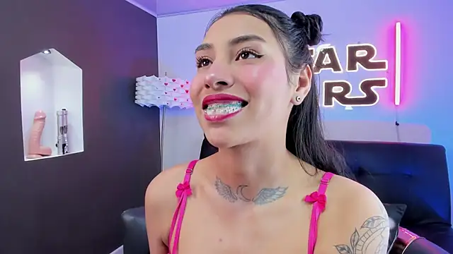 Snapshot of miss_monserrat chatting on December 15, 6:34 pm miss monserrat online show from December 15, 6:34 pm