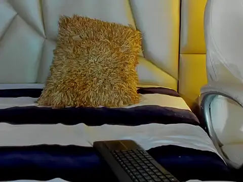 lucky smith1 online show from March 3, 3:51 pm