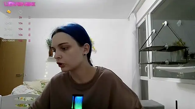 kawaii lavinaa online show from December 5, 6:48 pm