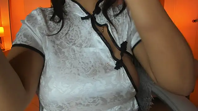 Zoei Moon online show from April 27, 7:01 pm