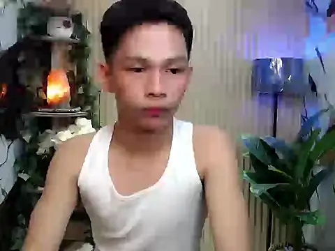 Snapshot of TheBoyAboveYou chatting on December 4, 4:48 pm TheBoyAboveYou online show from December 4, 4:48 pm