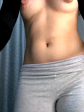 Snapshot of Anonima-Girl chatting on December 5, 3:15 am Anonima-Girl online show from December 5, 3:15 am