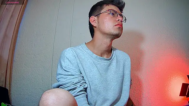 Snapshot of nicolatinboy chatting on May 20, 11:00 pm nicolatinboy online show from May 20, 11:00 pm
