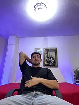 williamsmiiths16 online show from February 10, 1:04 pm