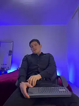williamsmiiths16 online show from April 22, 11:45 am