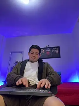 williamsmiiths16 online show from April 25, 12:08 pm