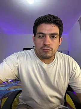 williamsmiiths16 online show from May 5, 12:07 am