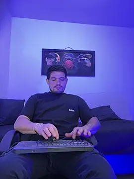 williamsmiiths16 online show from June 22, 12:24 am