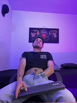 williamsmiiths16 online show from June 23, 11:30 am
