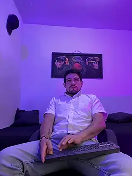 williamsmiiths16 online show from June 24, 11:31 am