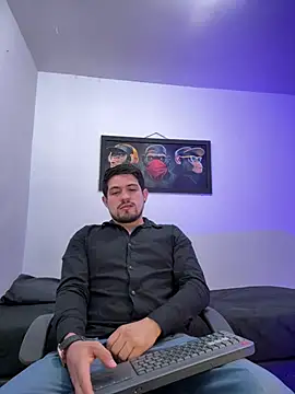 williamsmiiths16 online show from June 26, 11:14 am