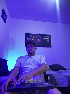 williamsmiiths16 online show from July 4, 11:49 am