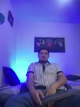williamsmiiths16 online show from July 6, 11:51 am