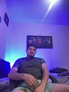 williamsmiiths16 online show from July 6, 3:47 pm