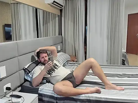 Snapshot of RipMyUnderwear chatting on December 4, 12:42 am RipMyUnderwear online show from December 4, 12:42 am