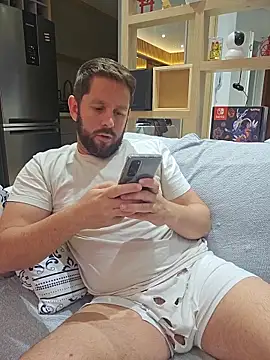 Snapshot of RipMyUnderwear chatting on June 8, 1:09 am RipMyUnderwear online show from June 8, 1:09 am