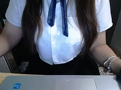 Snapshot of maian_love chatting on May 6, 7:41 pm maian love online show from May 6, 7:41 pm