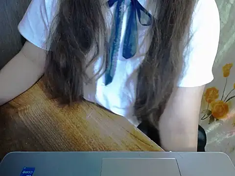 Snapshot of maian_love chatting on May 12, 7:33 pm maian love online show from May 12, 7:33 pm