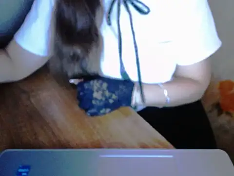 Snapshot of maian_love chatting on May 19, 6:03 pm maian love online show from May 19, 6:03 pm