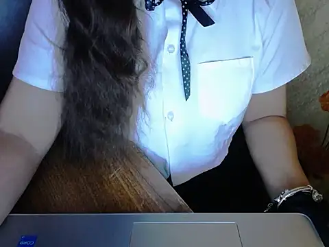 Snapshot of maian_love chatting on May 21, 6:37 pm maian love online show from May 21, 6:37 pm