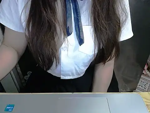 Snapshot of maian_love chatting on May 28, 7:33 pm maian love online show from May 28, 7:33 pm