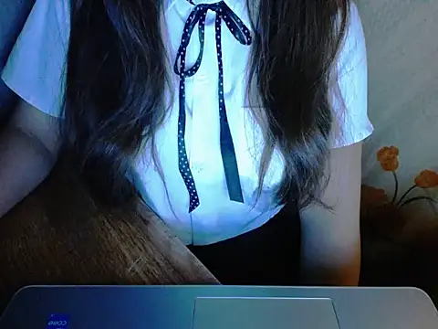 Snapshot of maian_love chatting on June 12, 7:13 pm maian love online show from June 12, 7:13 pm