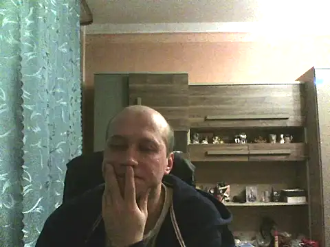 Snapshot of Egorij83 chatting on December 5, 4:32 am Egorij83 online show from December 5, 4:32 am