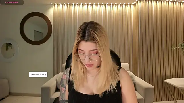 MadisonKane online show from April 23, 11:20 am