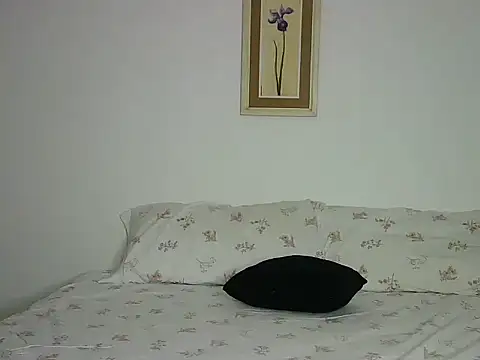 Snapshot of katerinepol chatting on December 14, 2:06 am katerinepol online show from December 14, 2:06 am