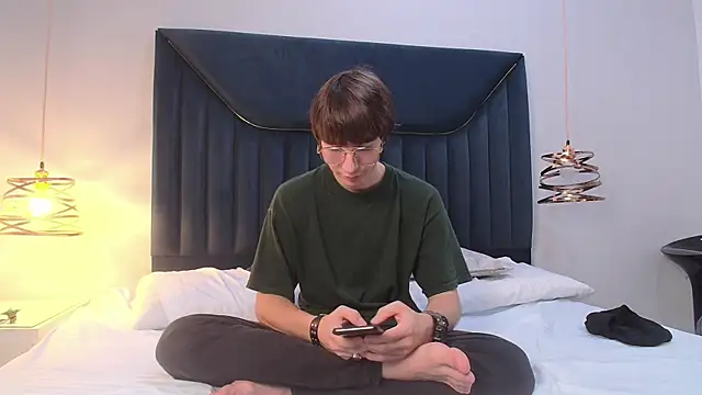 Snapshot of JeffBellfort chatting on June 23, 8:51 pm JeffBellfort online show from June 23, 8:51 pm