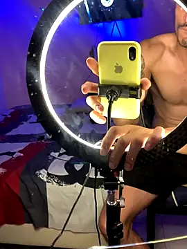 Snapshot of Raymon__7 chatting on December 13, 11:54 pm Raymon 7 online show from December 13, 11:54 pm