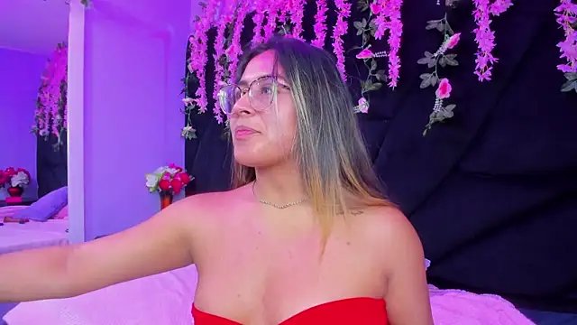 Freyaa Millerr  online show from February 17, 3:03 am