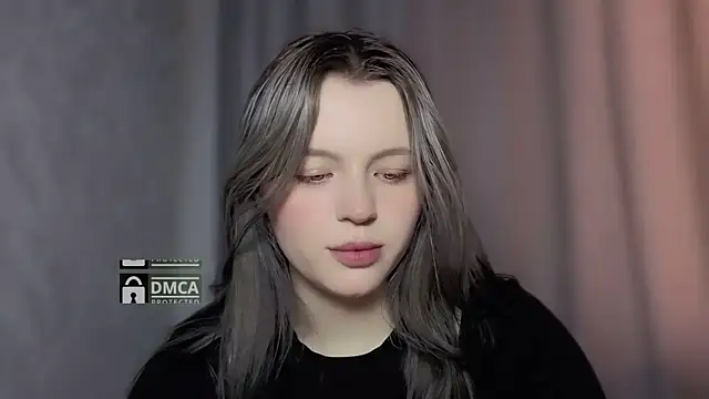 Snapshot of DollarBunny chatting on December 16, 7:24 am DollarBunny online show from December 16, 7:24 am