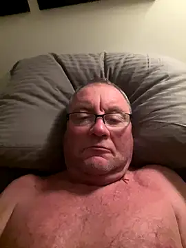 Snapshot of Toothpic1 chatting on December 16, 9:03 am Toothpic1 online show from December 16, 9:03 am