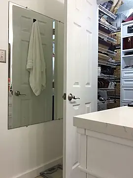 Snapshot of Toothpic1 chatting on December 17, 7:14 am Toothpic1 online show from December 17, 7:14 am