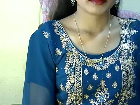 Snapshot of Shab_M chatting on April 10, 10:20 am Shab M online show from April 10, 10:20 am