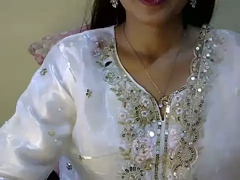 Snapshot of Shab_M chatting on May 15, 9:05 am Shab M online show from May 15, 9:05 am