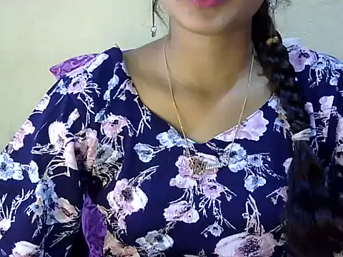 Snapshot of Shab_M chatting on July 19, 7:23 am Shab M online show from July 19, 7:23 am