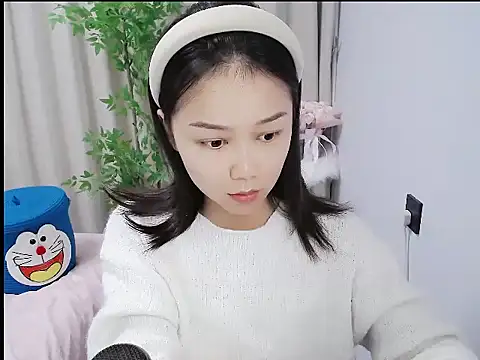 Snapshot of mili923 chatting on December 15, 7:01 am mili923 online show from December 15, 7:01 am