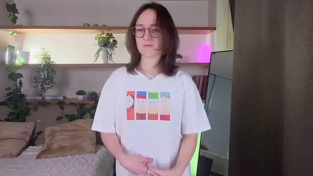 Snapshot of ChongFefer chatting on December 15, 1:43 am ChongFefer online show from December 15, 1:43 am