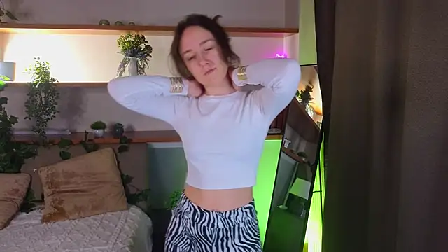 Snapshot of ChongFefer chatting on December 17, 1:11 am ChongFefer online show from December 17, 1:11 am