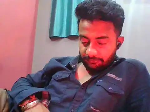 Snapshot of chutlhunter chatting on December 15, 8:35 pm chutlhunter online show from December 15, 8:35 pm