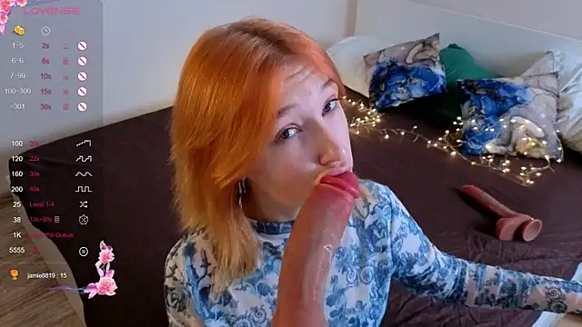 Snapshot of Elsa_Batler chatting on December 5, 5:09 pm Elsa Batler online show from December 5, 5:09 pm