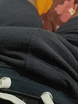 Snapshot of Desi_boy24 chatting on February 5, 4:33 pm Desi boy24 online show from February 5, 4:33 pm