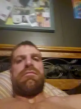 Legtrembler1 online show from February 13, 11:56 pm