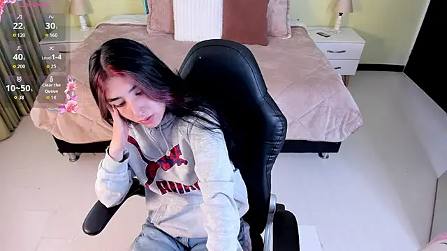 Snapshot of Celeste_Rous__ chatting on June 4, 12:22 pm Celeste Rous online show from June 4, 12:22 pm
