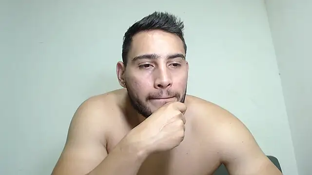 Snapshot of Seank_Noszka chatting on May 14, 4:52 am Seank Noszka online show from May 14, 4:52 am