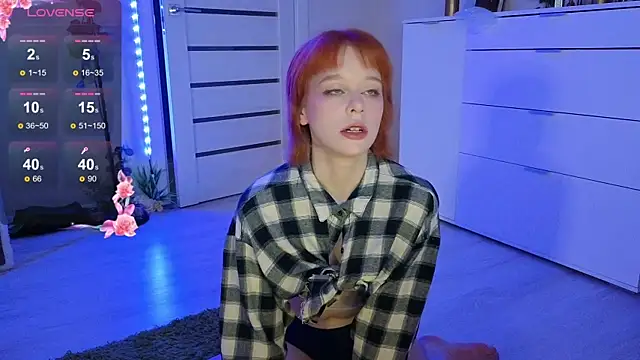 Snapshot of Lace_Thrill chatting on May 22, 1:35 am Lace Thrill online show from May 22, 1:35 am